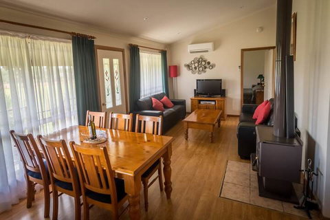 Cottages On Lovedale - Accommodation Batemans Bay 7