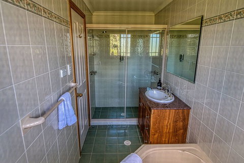 Cottages On Lovedale - Accommodation Batemans Bay 6