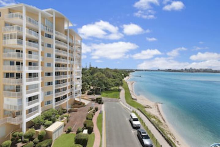 Aroona QLD Accommodation Batemans Bay
