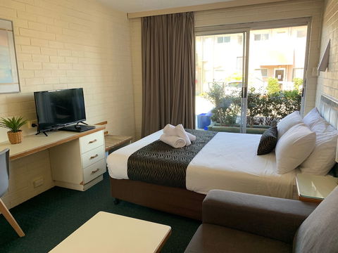 Crest Motor Inn - Accommodation Batemans Bay 6