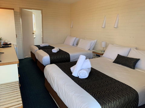 Crest Motor Inn - Accommodation Batemans Bay 5