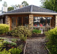 Magdala Motor Lodge  Lakeside Restaurant - Accommodation Batemans Bay