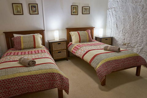 Underground Bed And Breakfast - Accommodation Batemans Bay 4
