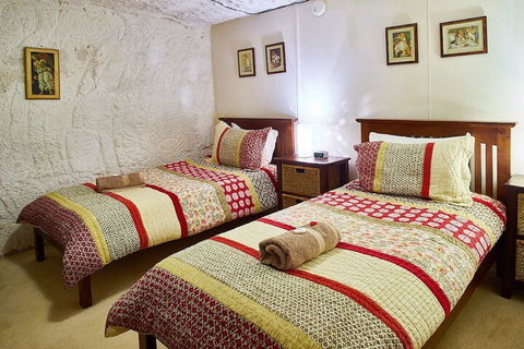 Underground Bed And Breakfast - Accommodation Batemans Bay 6