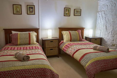 Underground Bed And Breakfast - Accommodation Batemans Bay 5
