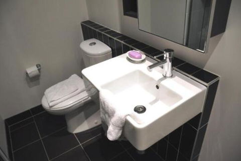 Astra Collins St. Docklands - Accommodation Batemans Bay 3