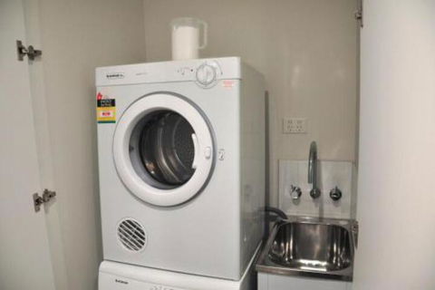 Astra Collins St. Docklands - Accommodation Batemans Bay 4