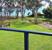 Four Seasons Waterfront Villas - Accommodation Batemans Bay