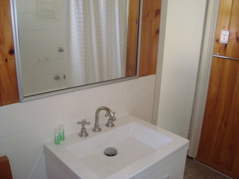 Elm Lodge - Accommodation Batemans Bay 6