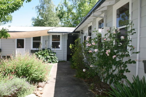 Elm Lodge - Accommodation Batemans Bay 2