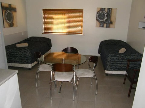 Emerald Western Gateway Motel - Accommodation Batemans Bay 6