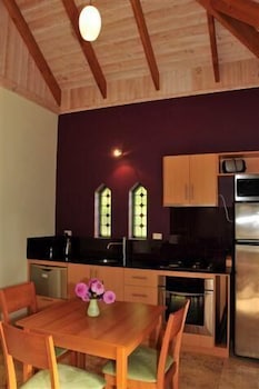 Waterfall Cottages - Accommodation Batemans Bay 2
