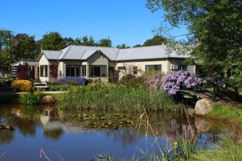 Woodend Old School House - Accommodation Batemans Bay 3