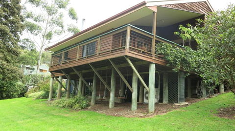 Ravensbourne Escape Cedar Lodge - Accommodation Batemans Bay 2