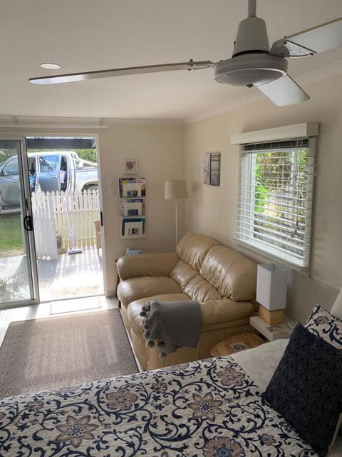 Wintergarden Beach Cabin - Accommodation Batemans Bay 3