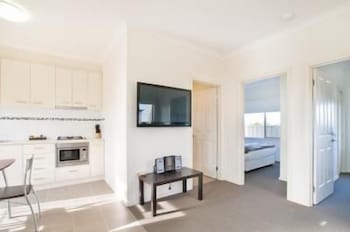 Werribee Short Stay Villas & Accommodation - Accommodation Batemans Bay 3