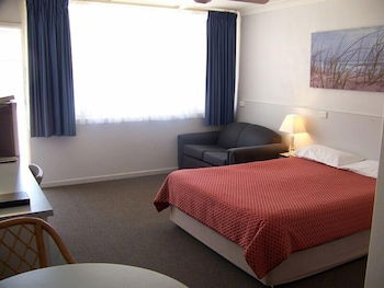 Beach Motel Woolgoolga - Accommodation Batemans Bay 2