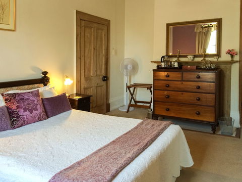 The Racecourse Inn - Accommodation Batemans Bay 6