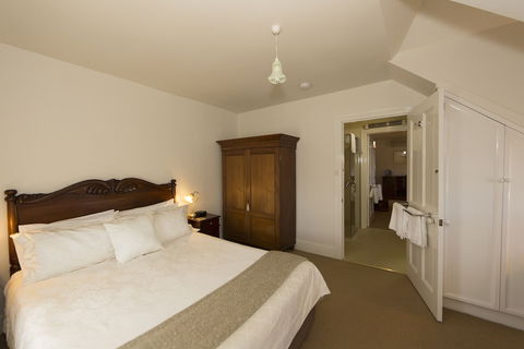 The Racecourse Inn - Accommodation Batemans Bay 4