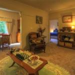 Hillview Oak B & B - Accommodation Batemans Bay 0