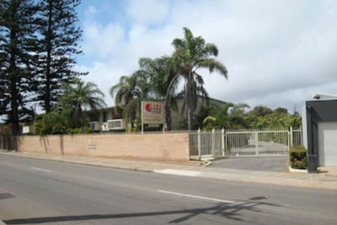 Como Apartments - Geraldton - Accommodation Batemans Bay 0