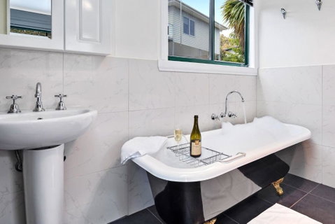 Mermaids Of Bicheno - Accommodation Batemans Bay 6