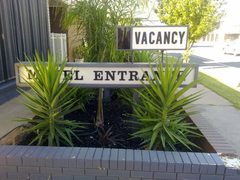 Warrina Motor Inn - Accommodation Batemans Bay 0