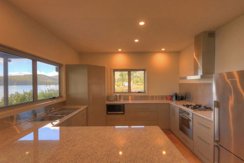 Fairwinds - Essentially Tas - Accommodation Batemans Bay 4