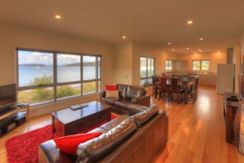 Fairwinds - Essentially Tas - Accommodation Batemans Bay 0