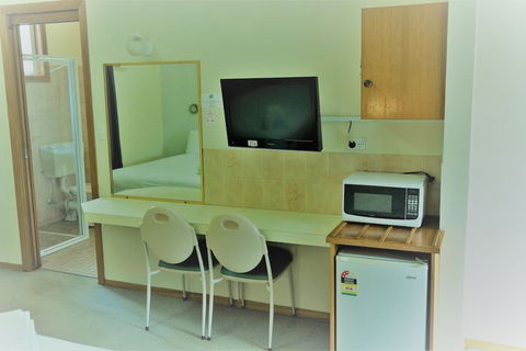 Gosford Inn Motel - Accommodation Batemans Bay 2