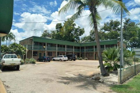 Palm Court Backpackers - Accommodation Batemans Bay 0