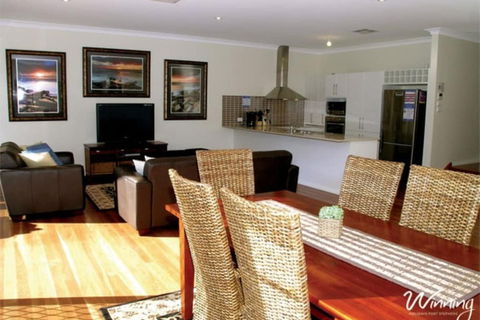 Two Beaches, 74B Blanch Street - Accommodation Batemans Bay 6