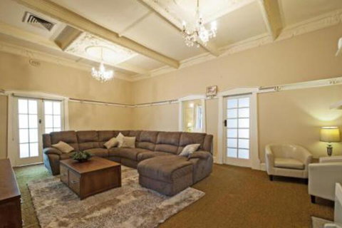 Arch On Mellool - Accommodation Batemans Bay 6