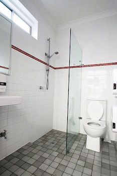 Zing Backpackers - Accommodation Batemans Bay 5