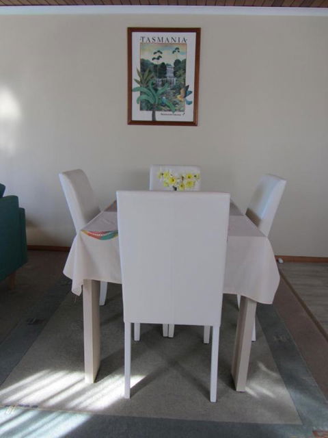 Elm Trees Accommodation At Ross - Accommodation Batemans Bay 1