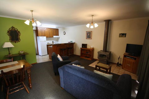 Halls Gap Log Cabins - Accommodation Batemans Bay 4