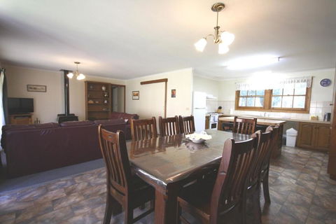 Halls Gap Log Cabins - Accommodation Batemans Bay 5