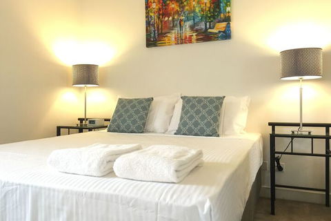 Melbourne SkyHigh Apartments - Accommodation Batemans Bay 7