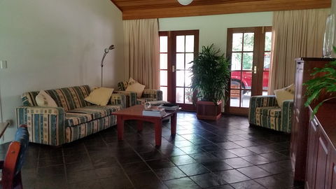 Mescal's At Pampoolah B&B - Accommodation Batemans Bay 0