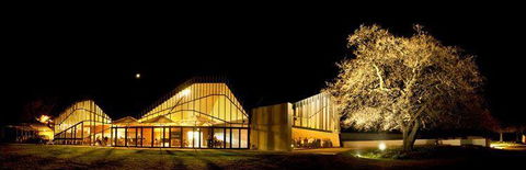 Peppermint Bay - Bar, Dining And Terrace - Accommodation Batemans Bay 3