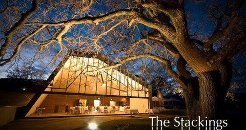 Peppermint Bay - Bar, Dining And Terrace - Accommodation Batemans Bay 8