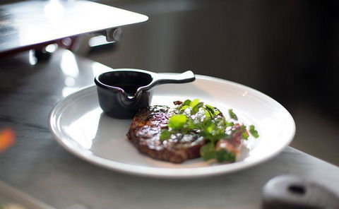 Q Dining - Accommodation Batemans Bay 7