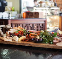 Uneke Lounge - Accommodation Batemans Bay