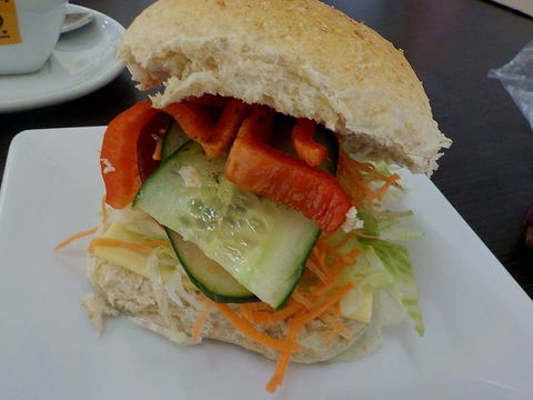 Longbeach Hot Bread & Cake Shop - Accommodation Batemans Bay 0