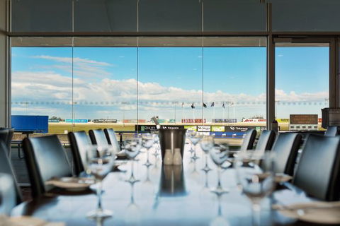 Tabcorp Park - Popular Alm Bistro - Accommodation Batemans Bay 0