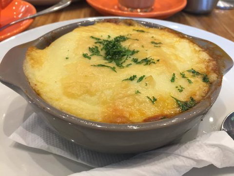 Villa & Hut Kafe Warrnambool - Accommodation Batemans Bay 0