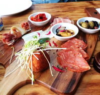 Cattinalla's Caffe  Wine Bar - Accommodation Batemans Bay