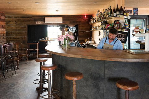 Swiss Mountain Hotel Restaurant - Accommodation Batemans Bay 0