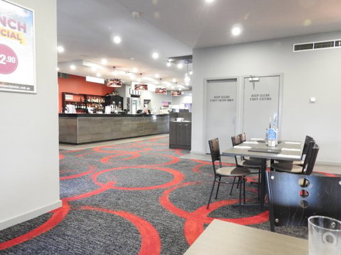 Drouin Family Hotel - Accommodation Batemans Bay 0