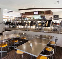 High Flyer Hotel - Accommodation Batemans Bay